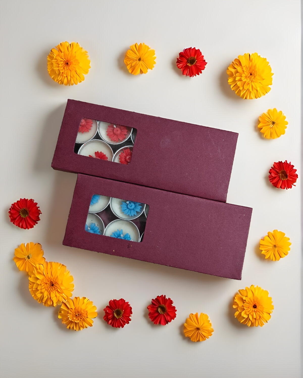T-Light with Daisy topping - Pack of 2