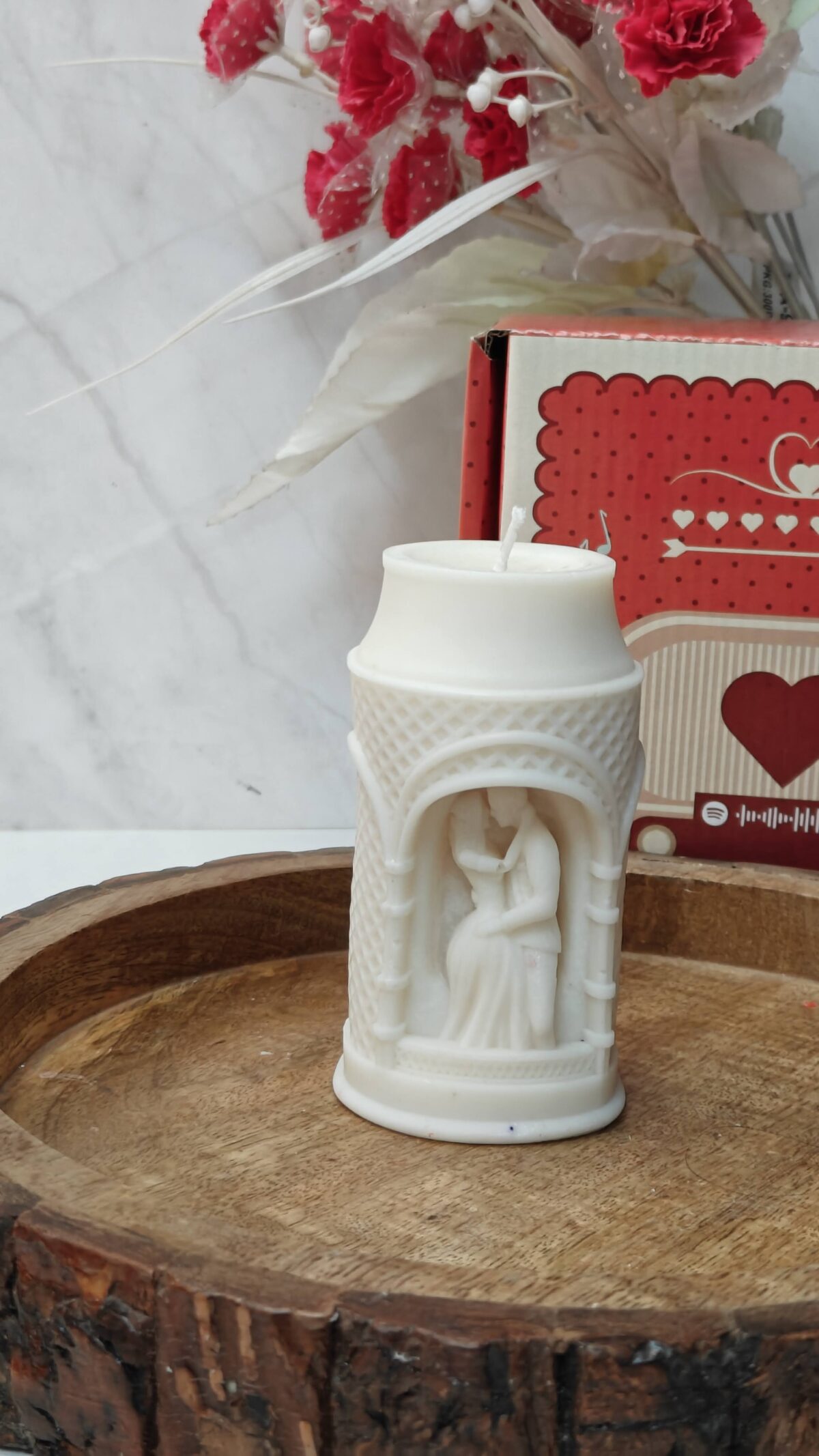 Loving Couple Candle - Image 2